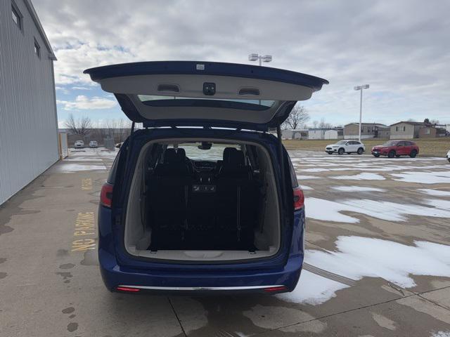 used 2021 Chrysler Pacifica car, priced at $16,500