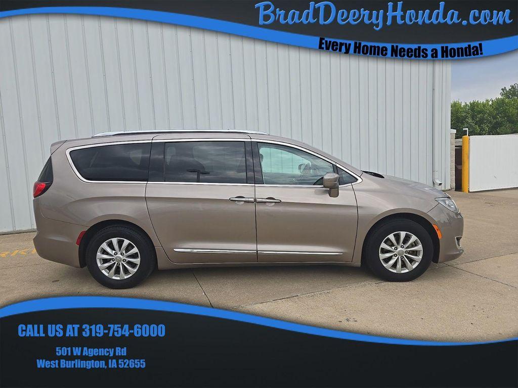 used 2018 Chrysler Pacifica car, priced at $10,500