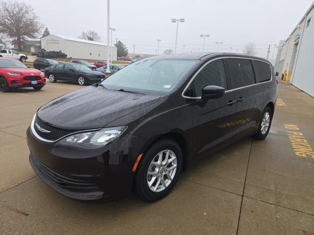 used 2017 Chrysler Pacifica car, priced at $15,300