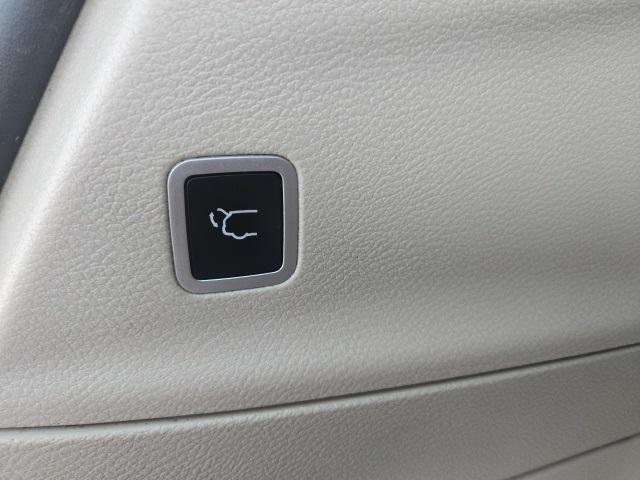 used 2017 Chrysler Pacifica car, priced at $15,300