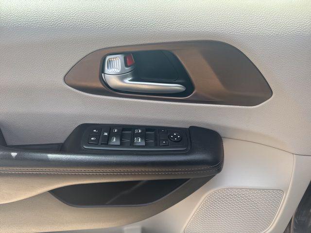 used 2018 Chrysler Pacifica car, priced at $13,900