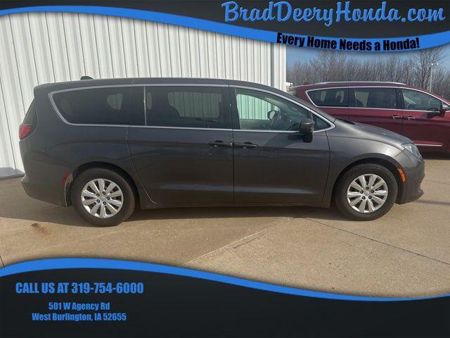 used 2018 Chrysler Pacifica car, priced at $14,900