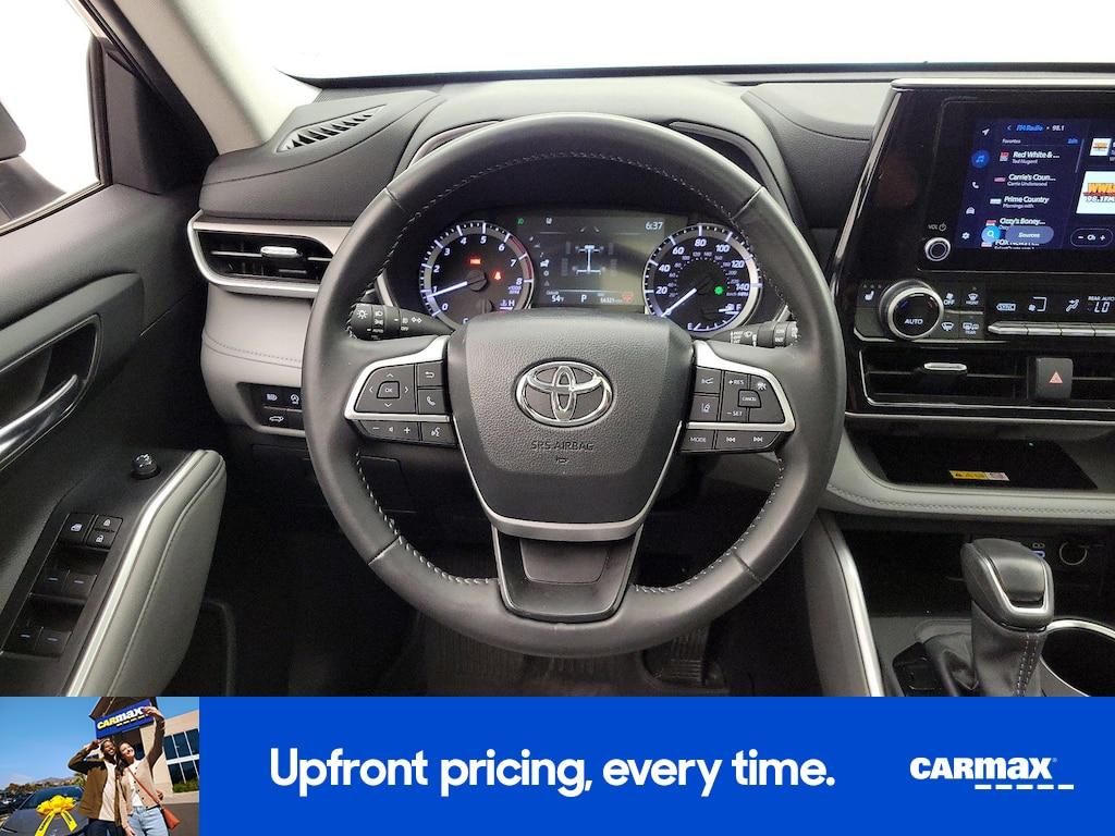 used 2024 Toyota Highlander car, priced at $36,998