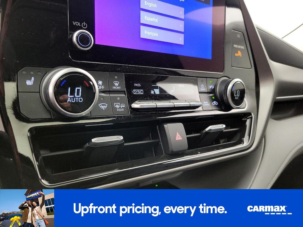 used 2024 Toyota Highlander car, priced at $36,998