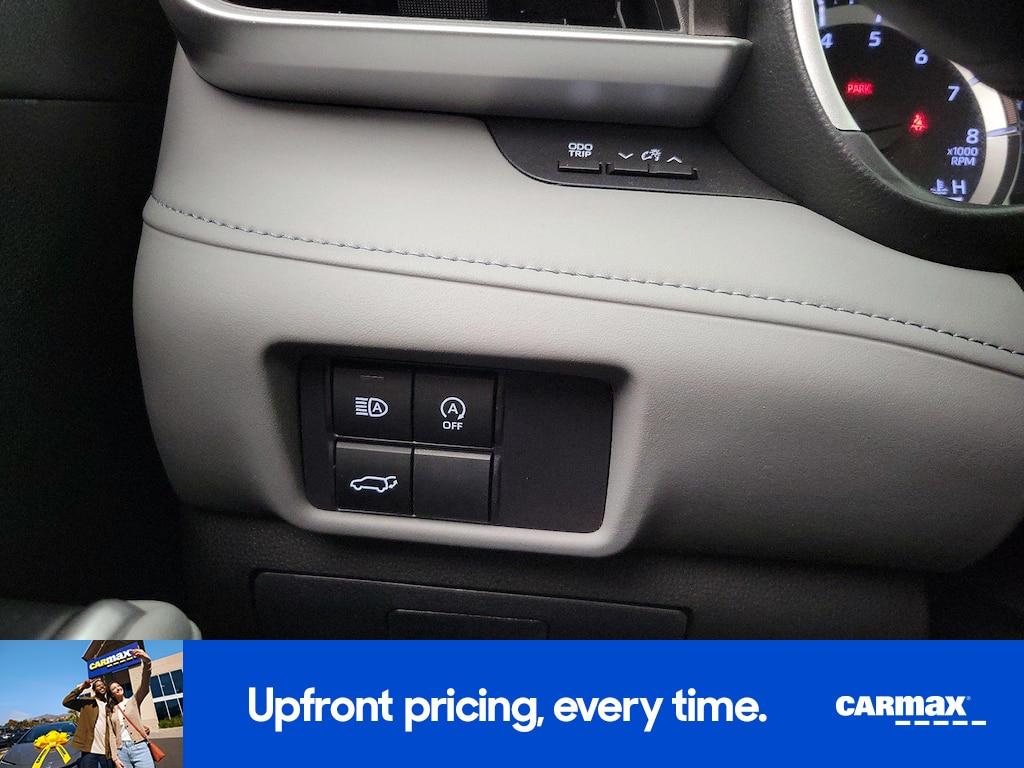used 2024 Toyota Highlander car, priced at $36,998