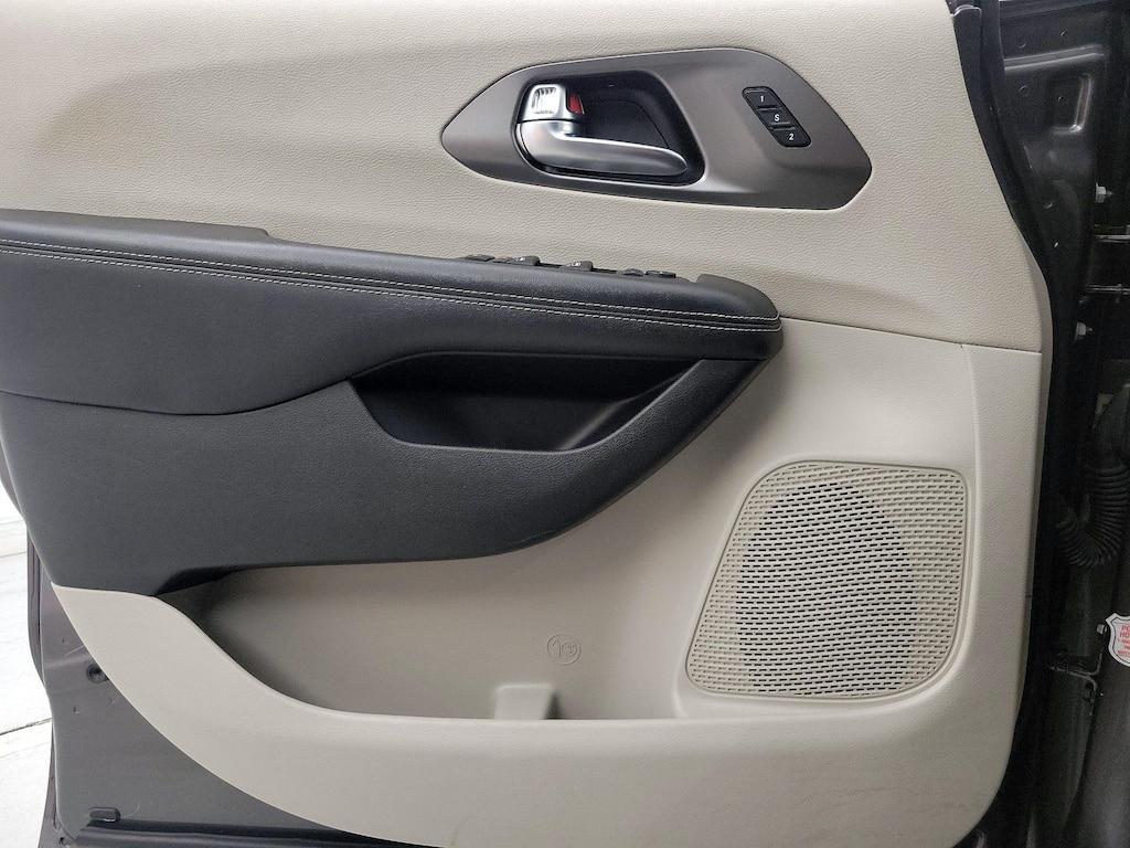 used 2023 Chrysler Pacifica car, priced at $26,998