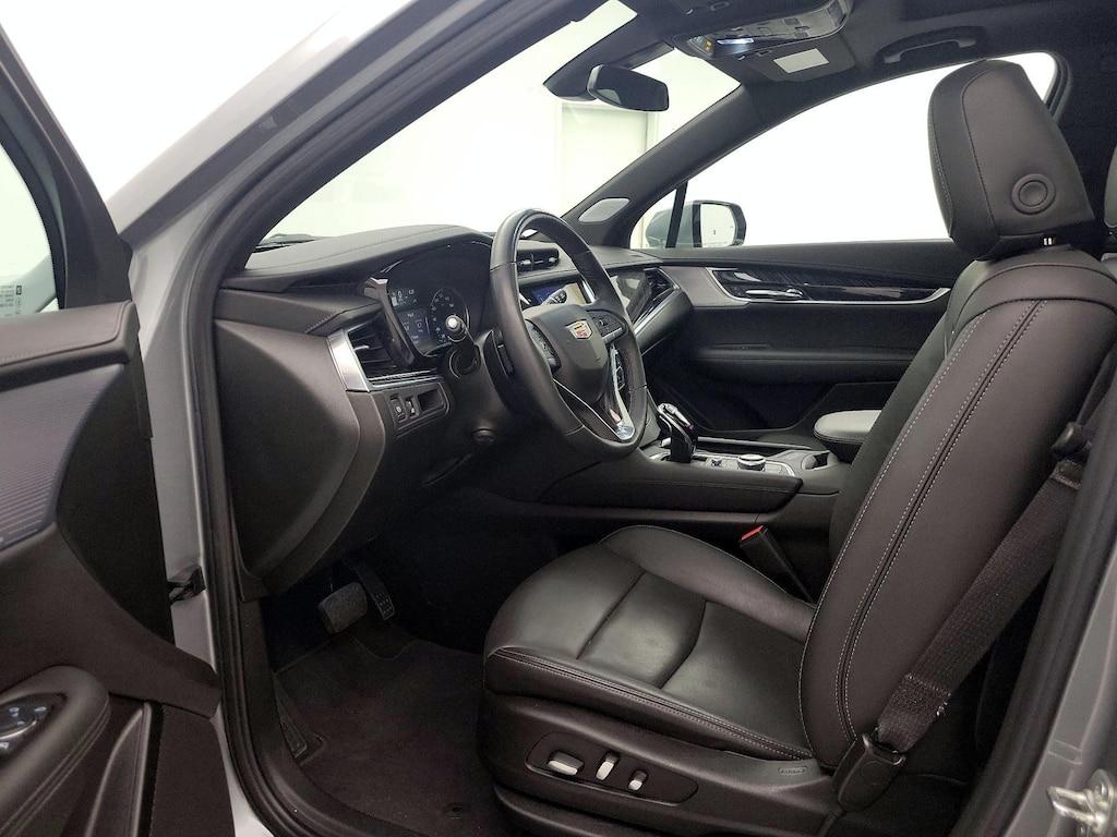 used 2025 Cadillac XT6 car, priced at $40,998