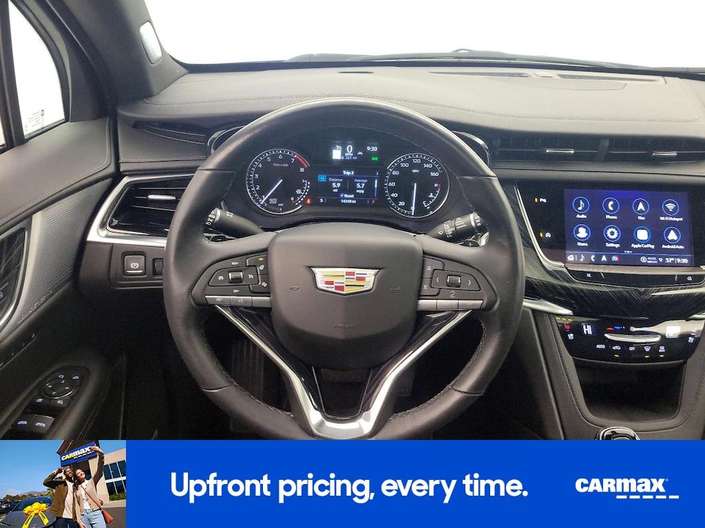 used 2025 Cadillac XT6 car, priced at $40,998