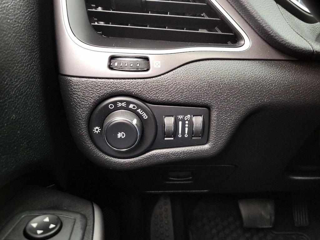 used 2020 Jeep Cherokee car, priced at $18,998