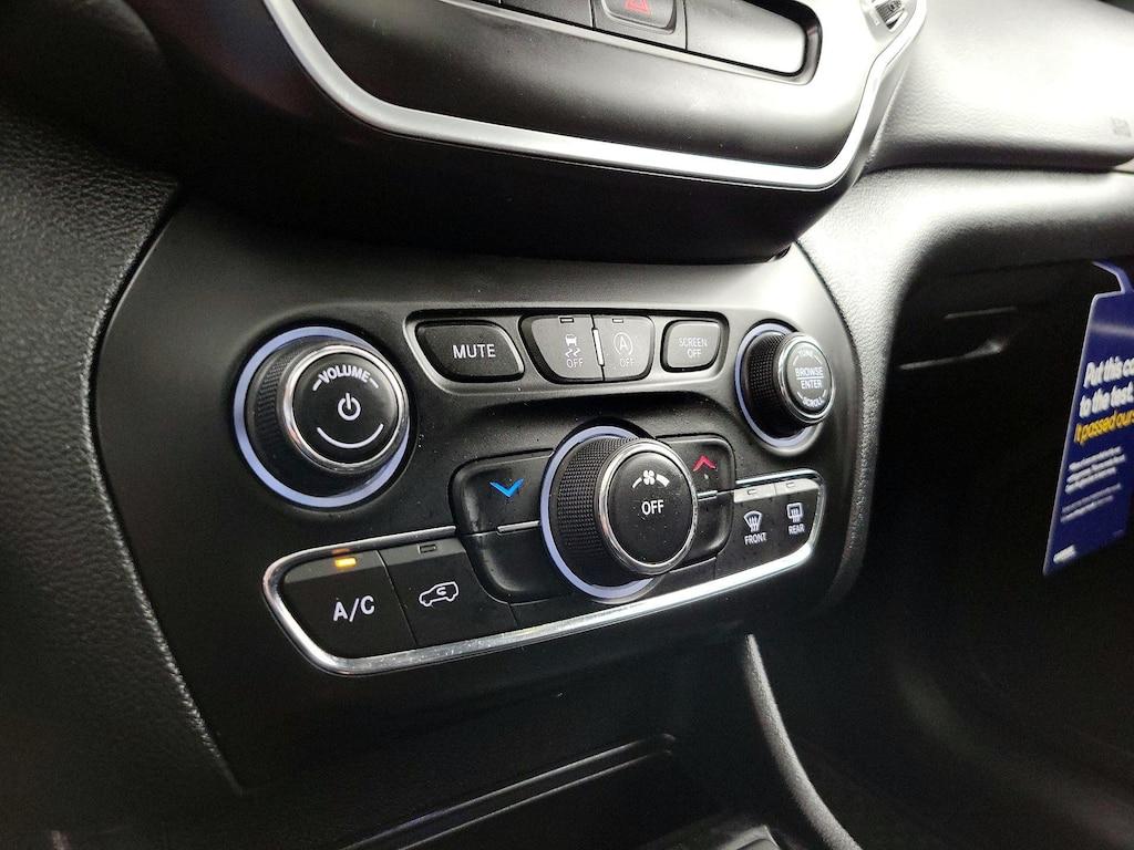 used 2020 Jeep Cherokee car, priced at $18,998