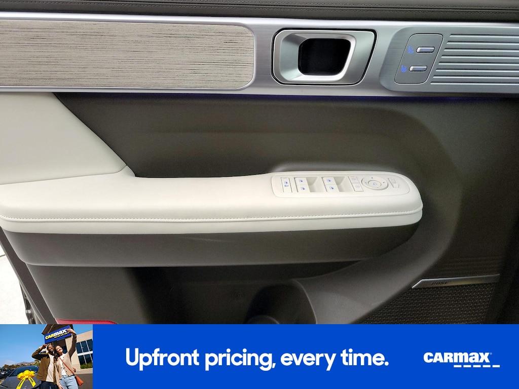 used 2025 Hyundai Santa Fe car, priced at $40,998