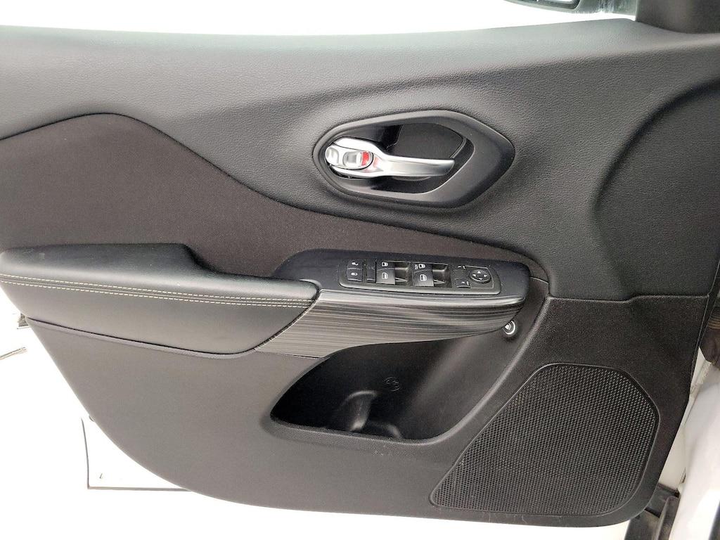 used 2015 Jeep Cherokee car, priced at $12,998