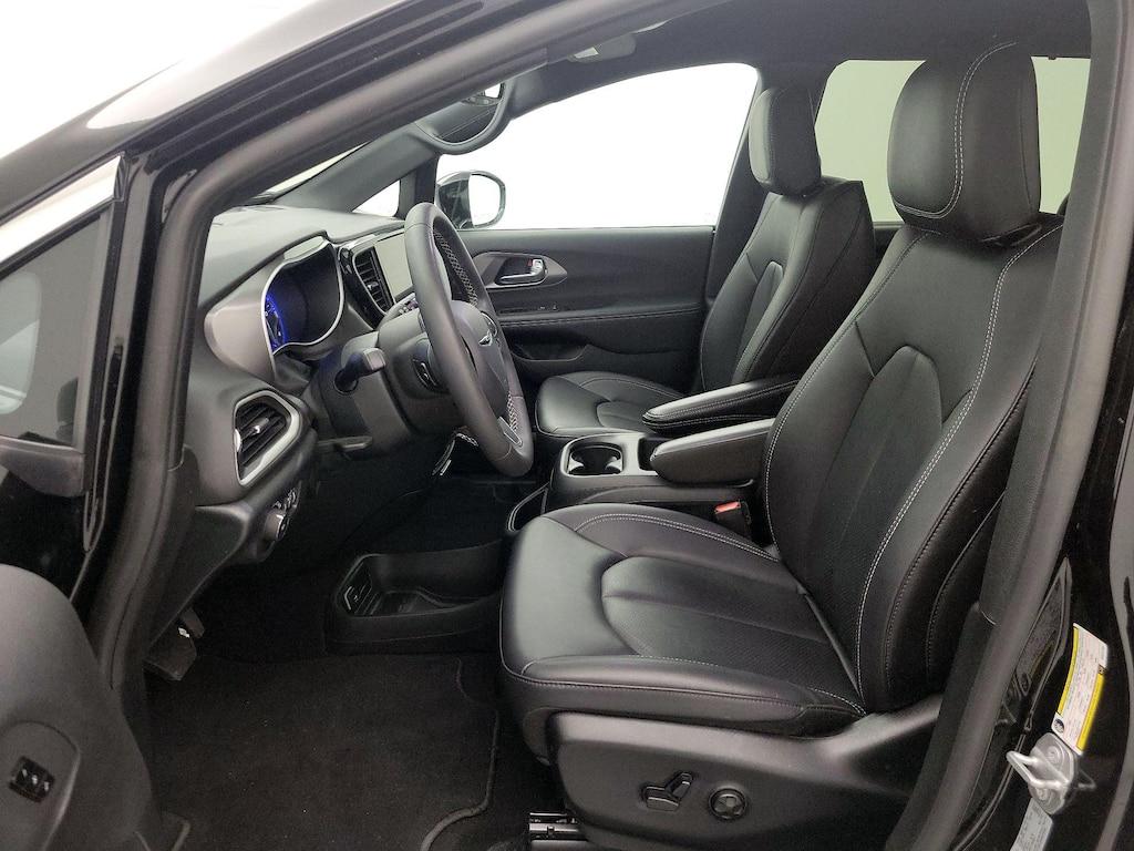 used 2025 Chrysler Pacifica car, priced at $31,998