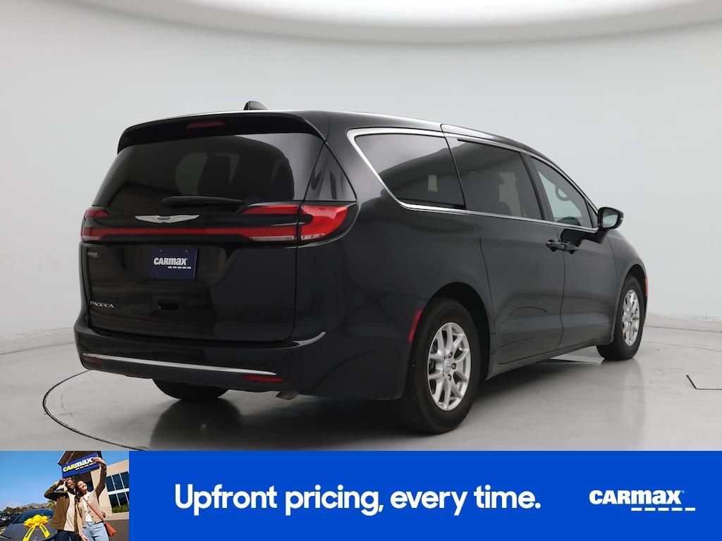 used 2025 Chrysler Pacifica car, priced at $31,998