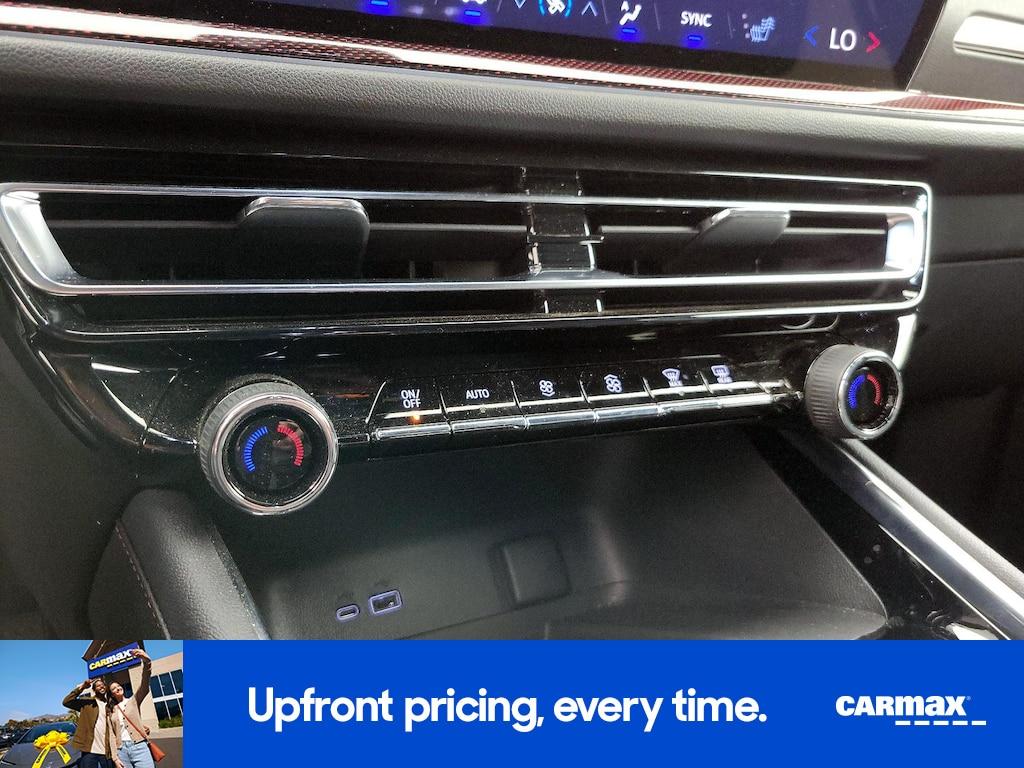used 2024 Chevrolet Traverse car, priced at $45,998