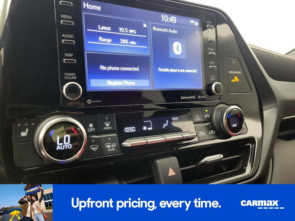 used 2022 Toyota Highlander car, priced at $34,998