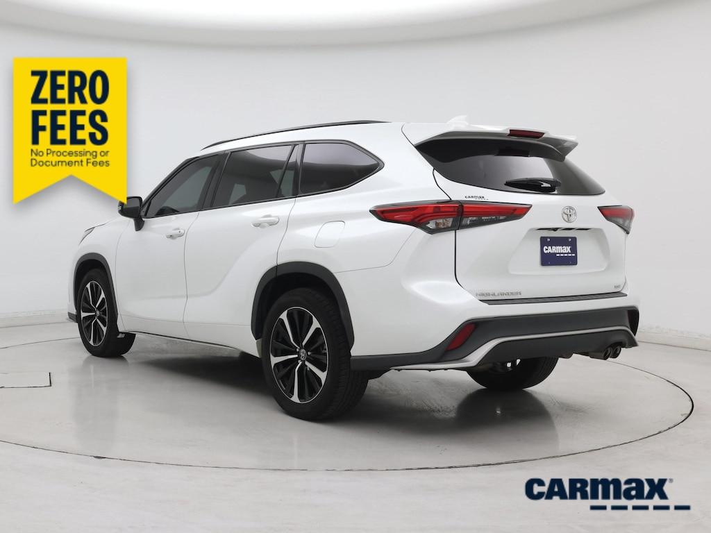 used 2022 Toyota Highlander car, priced at $34,998