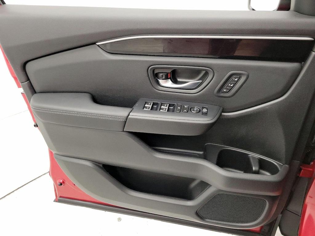 used 2025 Honda Pilot car, priced at $44,998