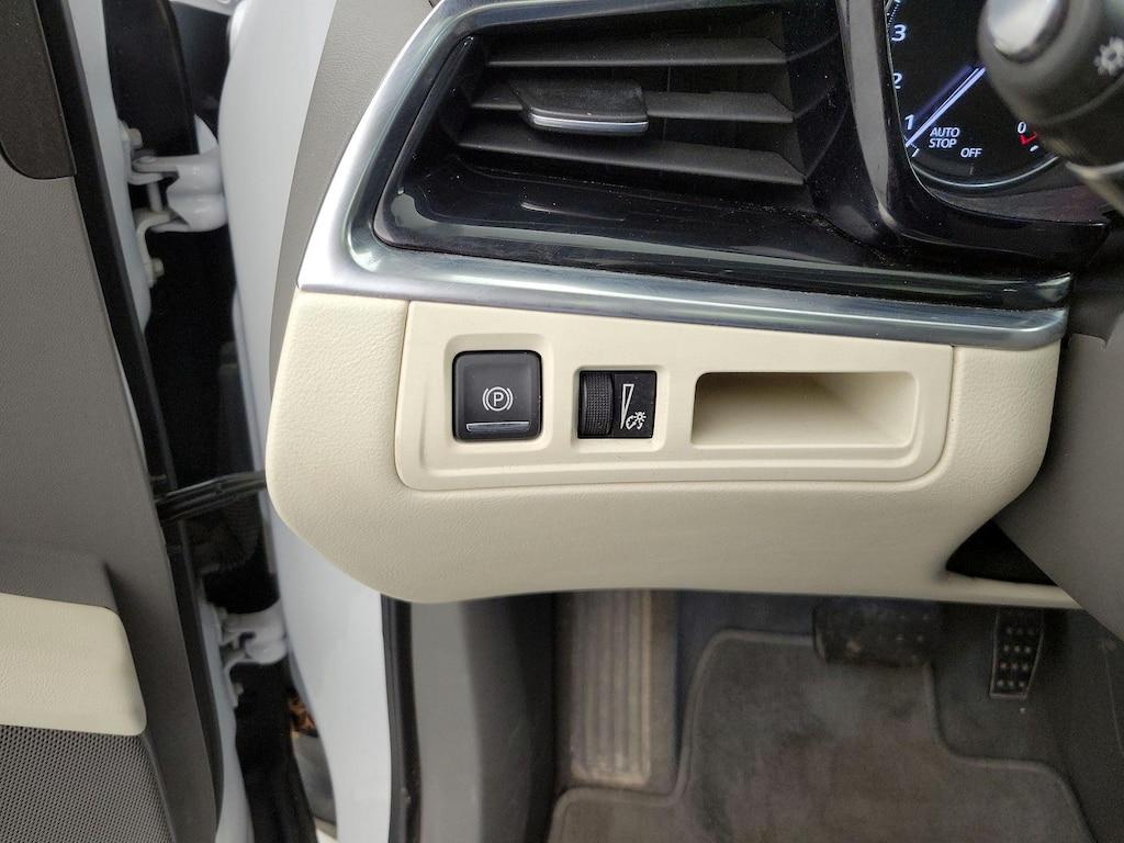 used 2022 Cadillac XT6 car, priced at $27,998