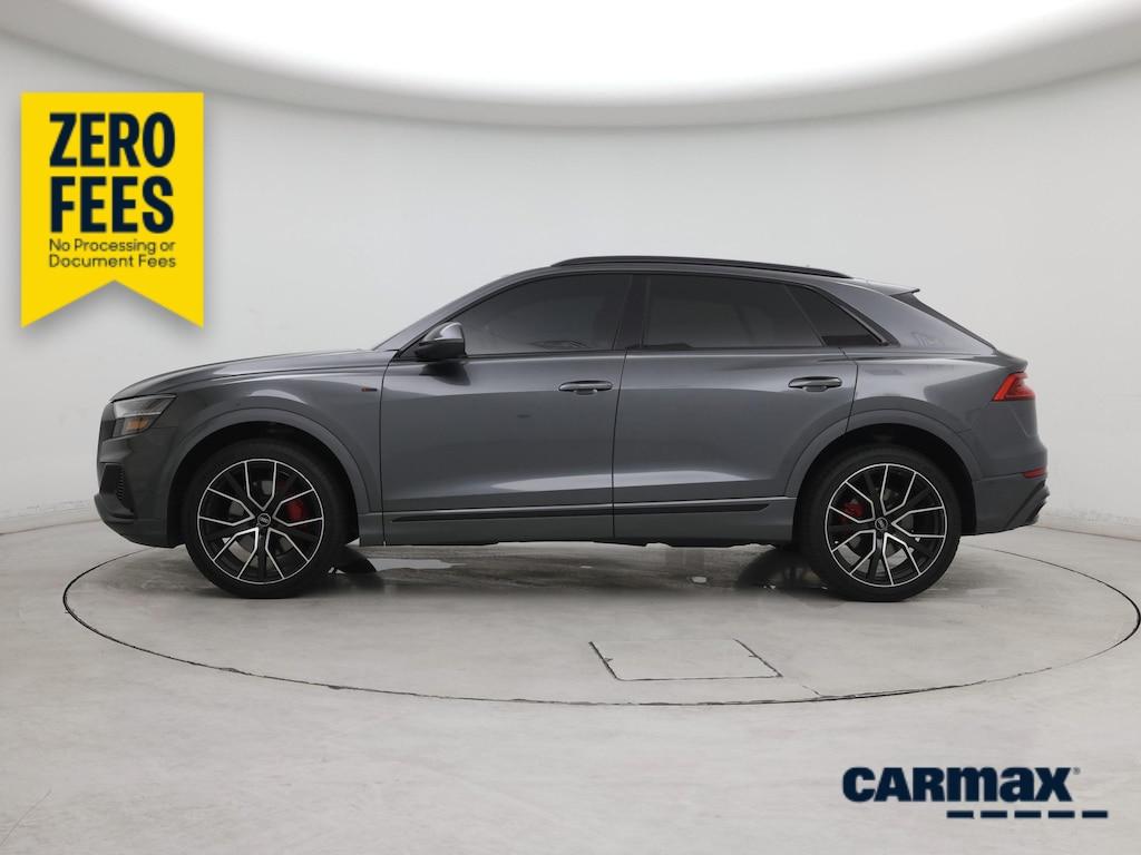 Audi Q8 view 3