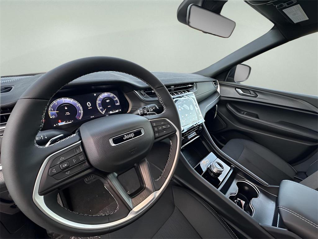 new 2025 Jeep Grand Cherokee car, priced at $33,365