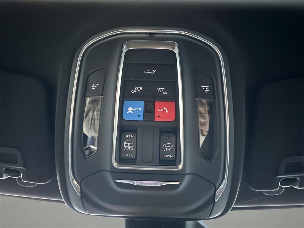 new 2025 Jeep Grand Cherokee car, priced at $33,365