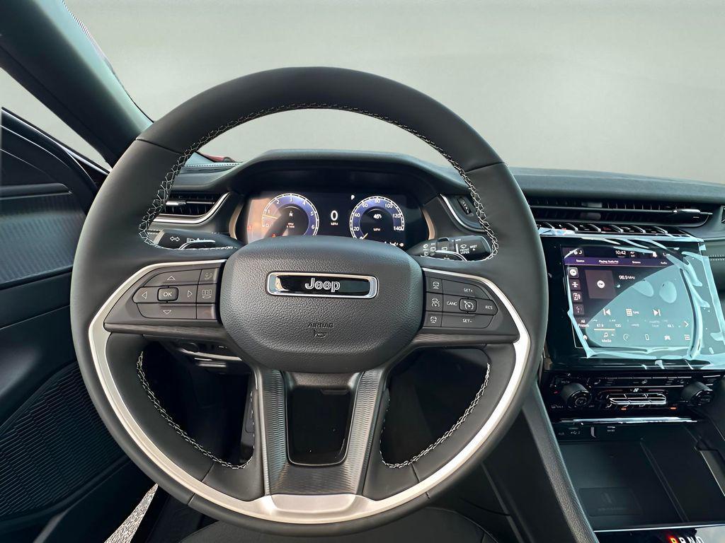 new 2025 Jeep Grand Cherokee car, priced at $33,865