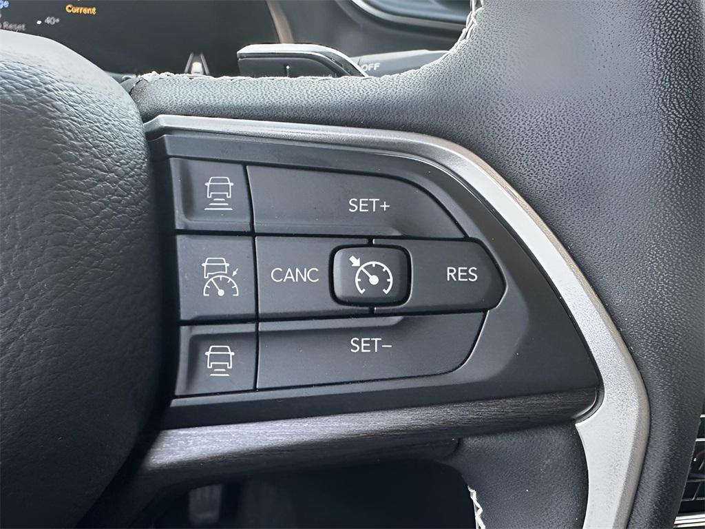 used 2023 Jeep Grand Cherokee car, priced at $33,899