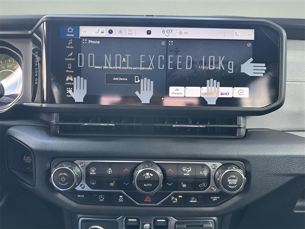 new 2025 Jeep Gladiator car, priced at $42,670