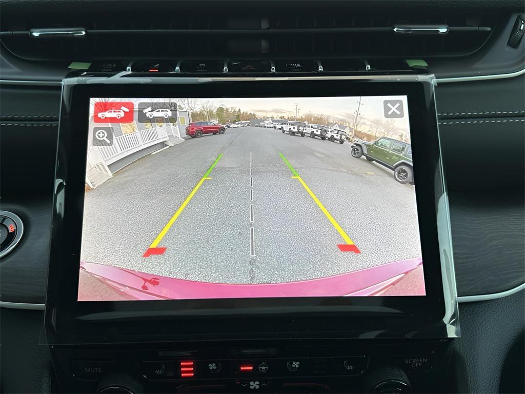 new 2025 Jeep Grand Cherokee car, priced at $39,960