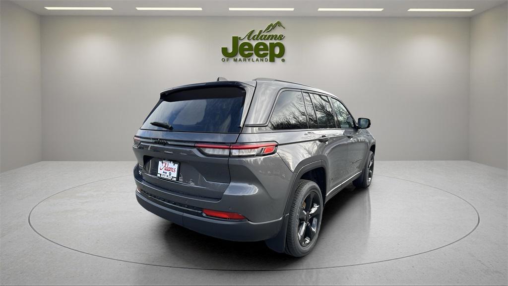 new 2025 Jeep Grand Cherokee car, priced at $38,555