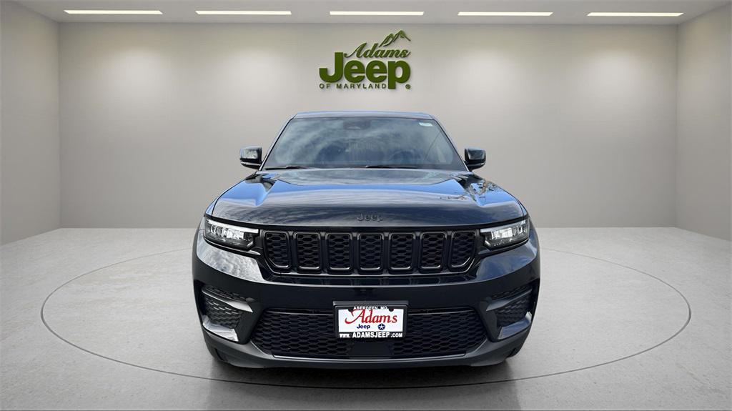 new 2025 Jeep Grand Cherokee car, priced at $38,555