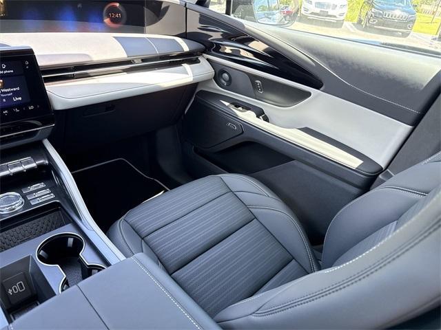 new 2025 Lincoln Nautilus car, priced at $67,525