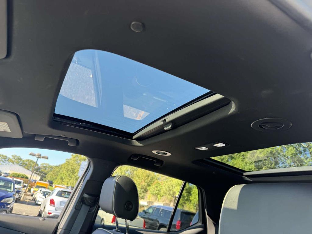 used 2023 Chevrolet Traverse car, priced at $29,295