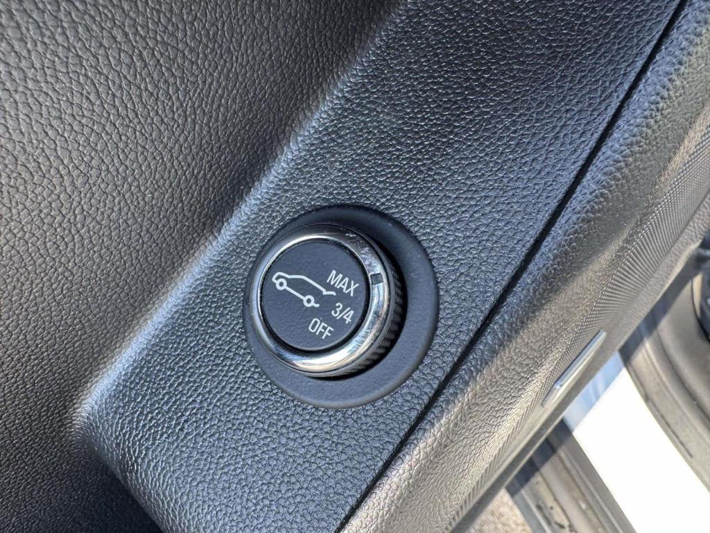 used 2023 Chevrolet Traverse car, priced at $37,995