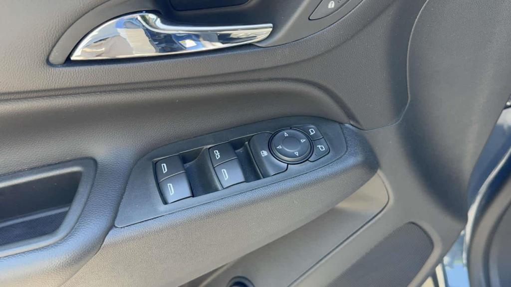 used 2024 Chevrolet Equinox car, priced at $22,895