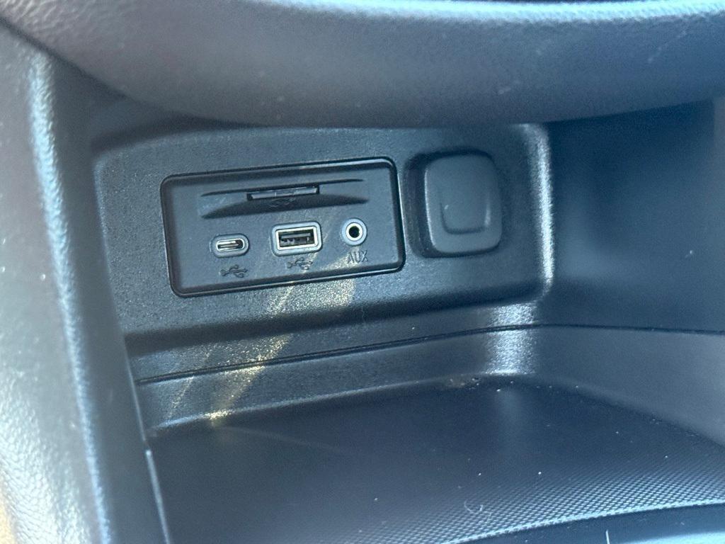 used 2021 Chevrolet Equinox car, priced at $21,417