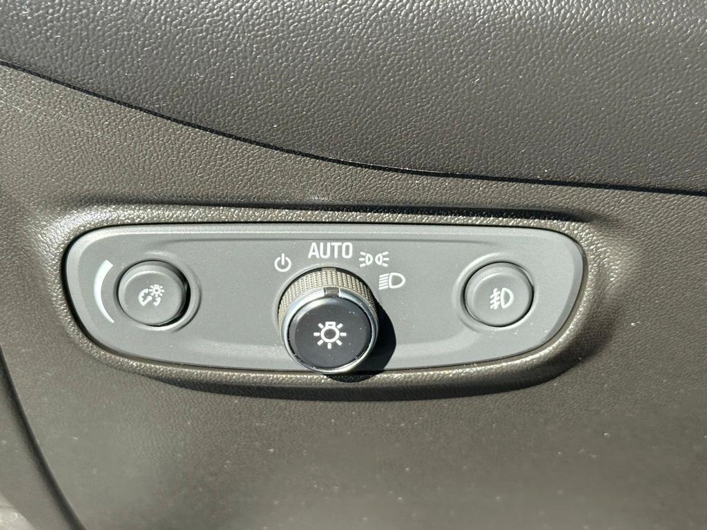 used 2021 Chevrolet Equinox car, priced at $21,417