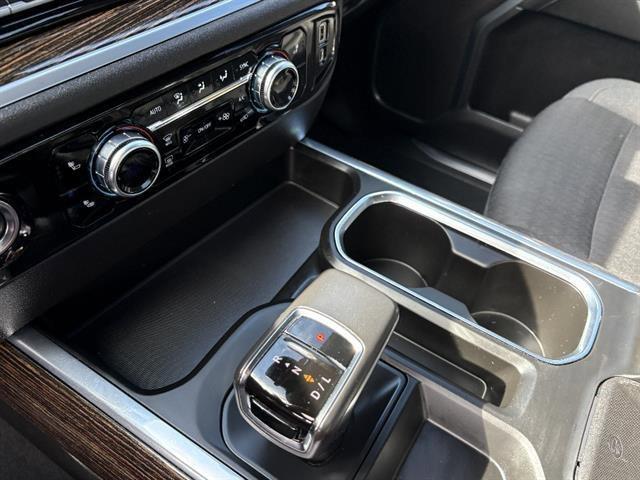 used 2022 GMC Sierra 1500 car, priced at $41,384