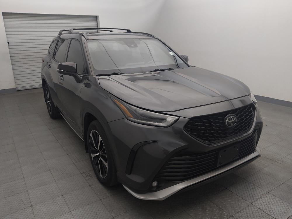 used 2022 Toyota Highlander car, priced at $29,095