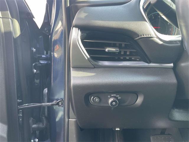 used 2022 Chevrolet Traverse car, priced at $18,987