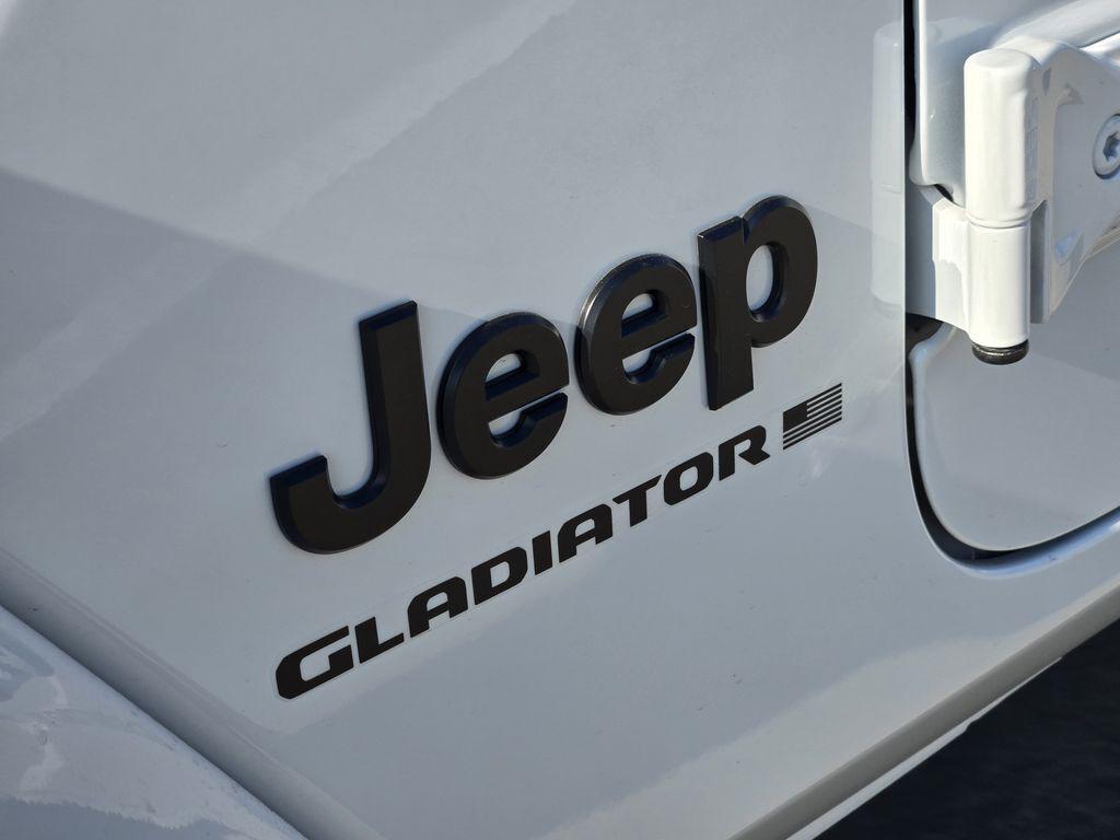 new 2025 Jeep Gladiator car, priced at $38,854