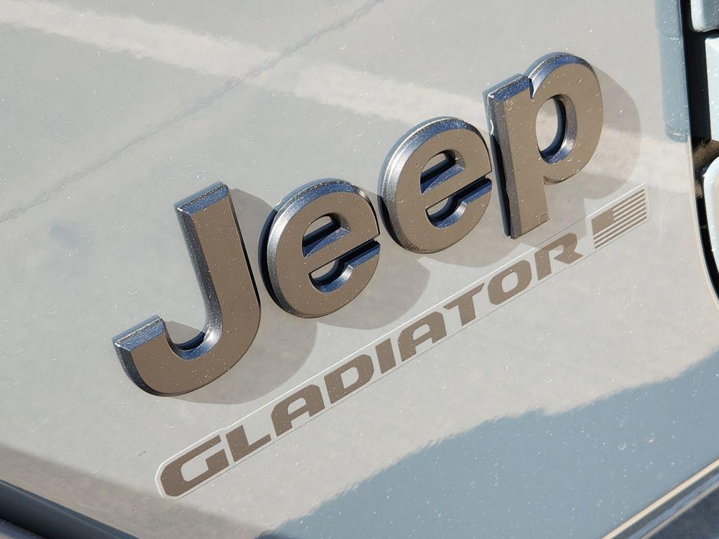 new 2025 Jeep Gladiator car, priced at $39,449