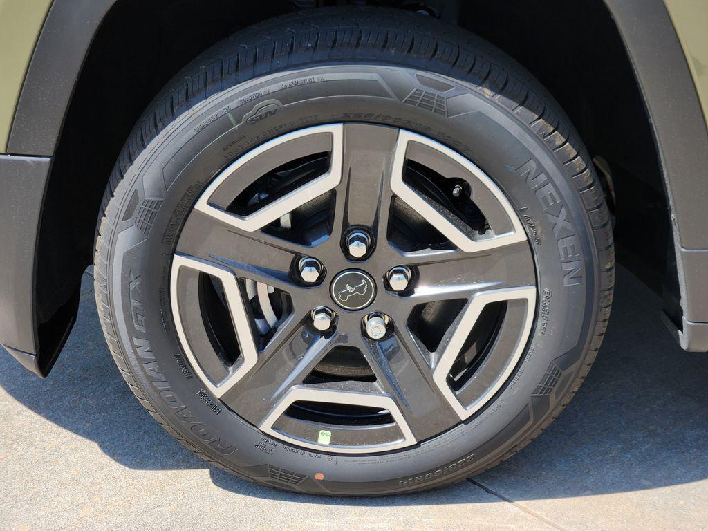 new 2026 Jeep Cherokee car, priced at $36,409
