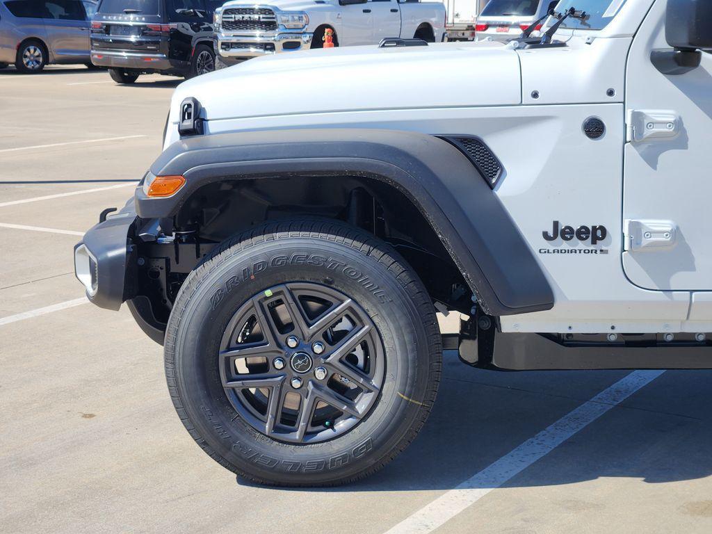 new 2026 Jeep Gladiator car, priced at $39,879