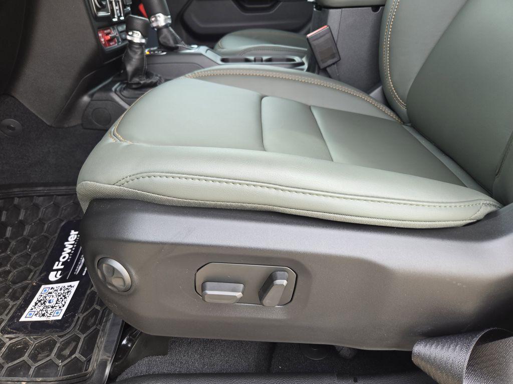 new 2026 Jeep Gladiator car, priced at $51,542