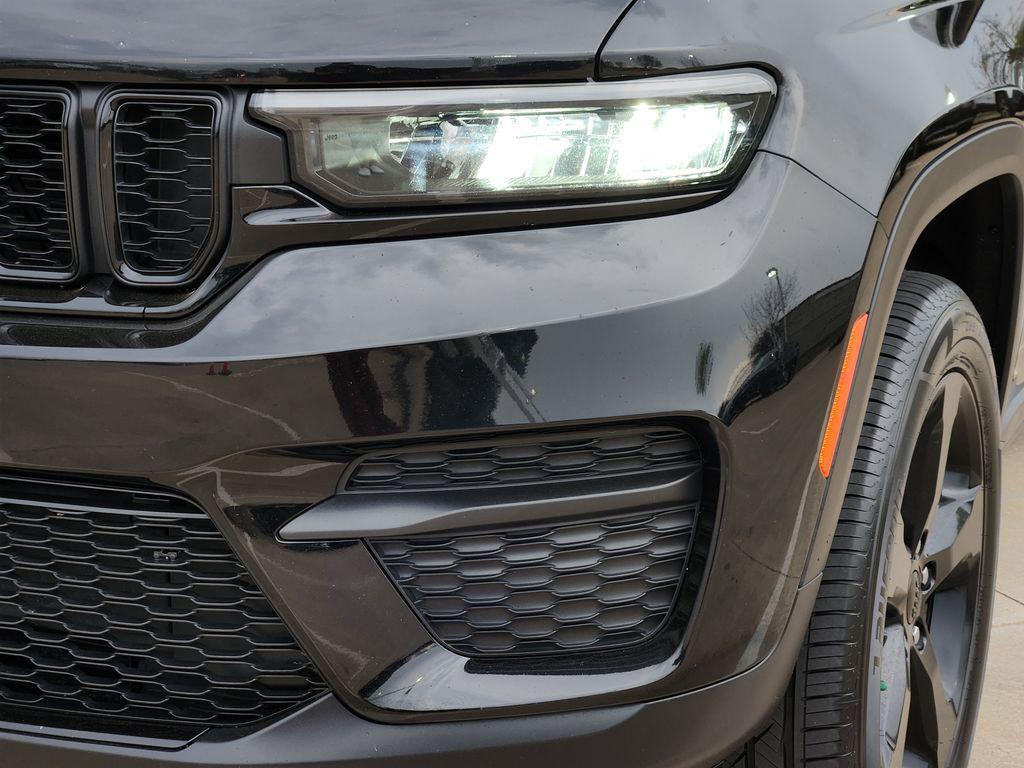 used 2023 Jeep Grand Cherokee car, priced at $29,496