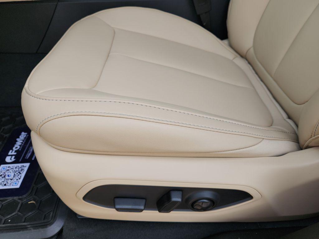 new 2026 Jeep Grand Cherokee L car, priced at $42,900