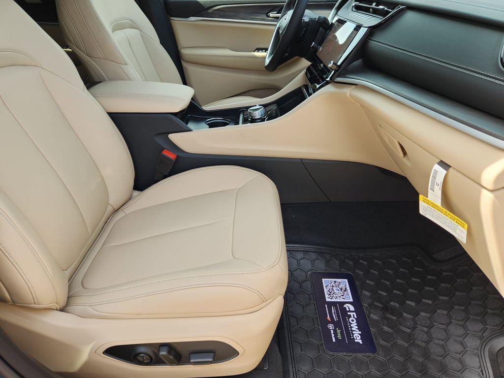 new 2026 Jeep Grand Cherokee L car, priced at $42,900