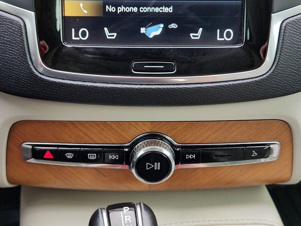 used 2021 Volvo XC90 car, priced at $27,091